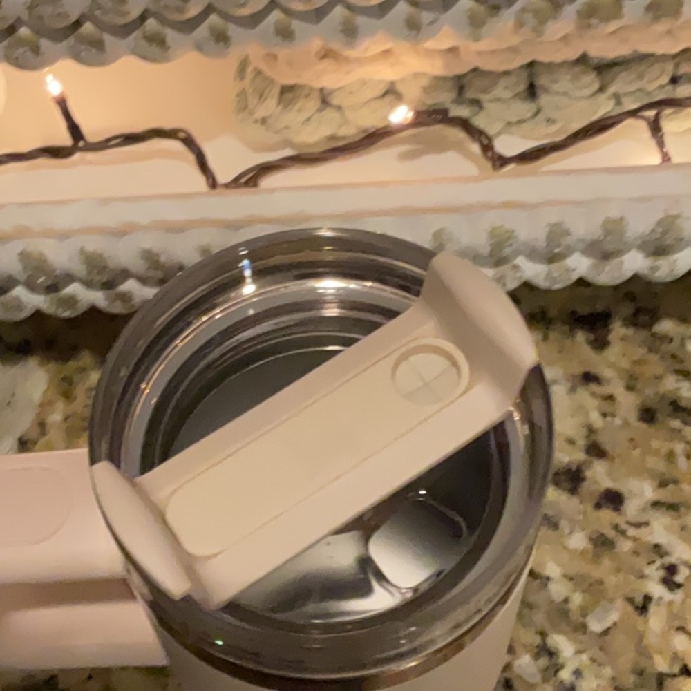 Stanley Rose Quartz Travel Mug - Picture 5 of 6